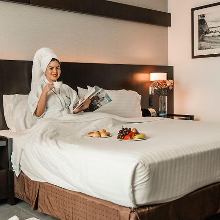 Holiday Inn Guayaquil Airport By Ihg Екстериор снимка A guest in a hotel room