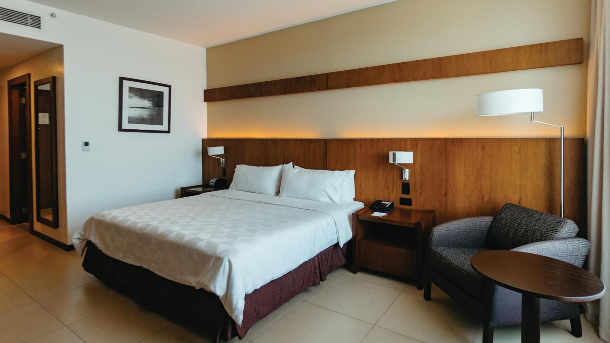 Holiday Inn Guayaquil Airport By Ihg Екстериор снимка A room at the hotel