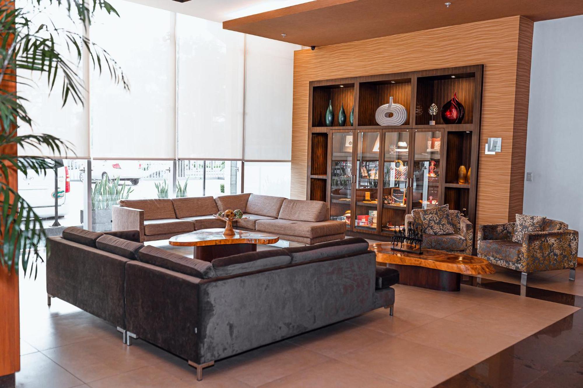 Holiday Inn Guayaquil Airport By Ihg Екстериор снимка The lobby of the hotel