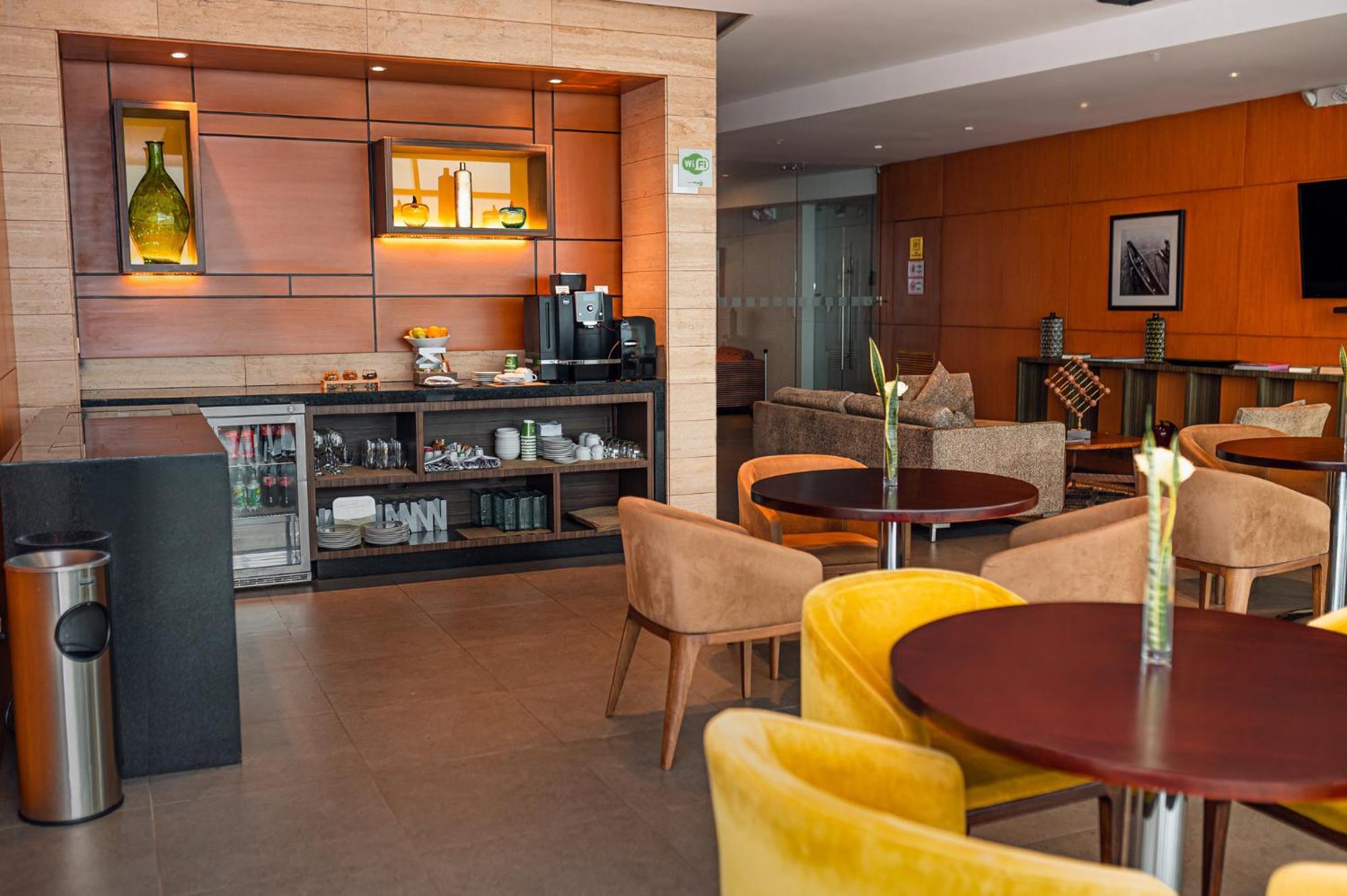 Holiday Inn Guayaquil Airport By Ihg Екстериор снимка The lounge at the airport
