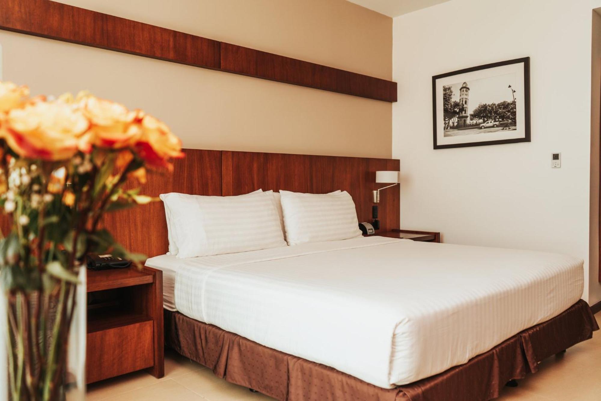 Holiday Inn Guayaquil Airport By Ihg Екстериор снимка A bedroom at the hotel
