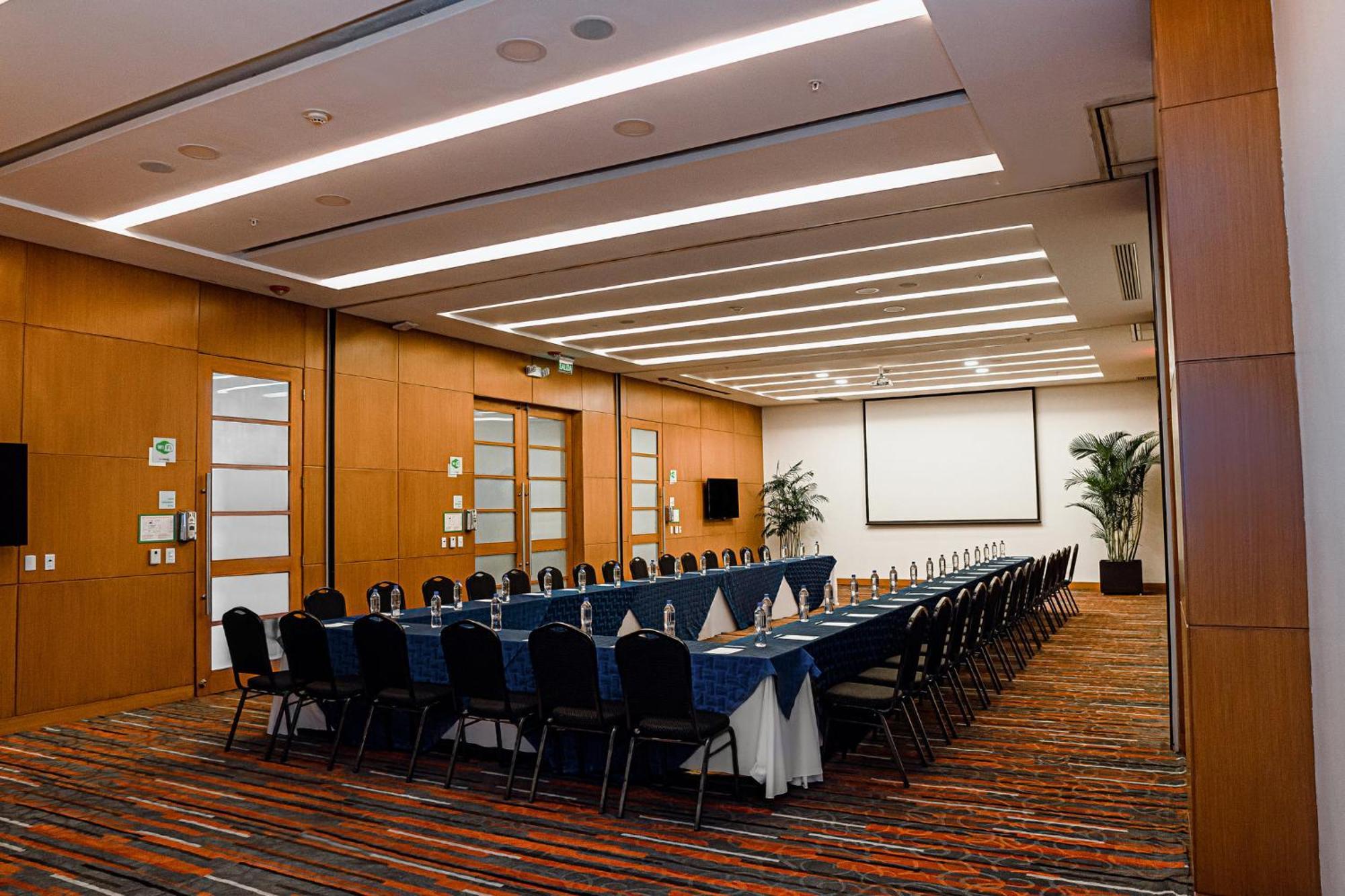 Holiday Inn Guayaquil Airport By Ihg Екстериор снимка Meeting room