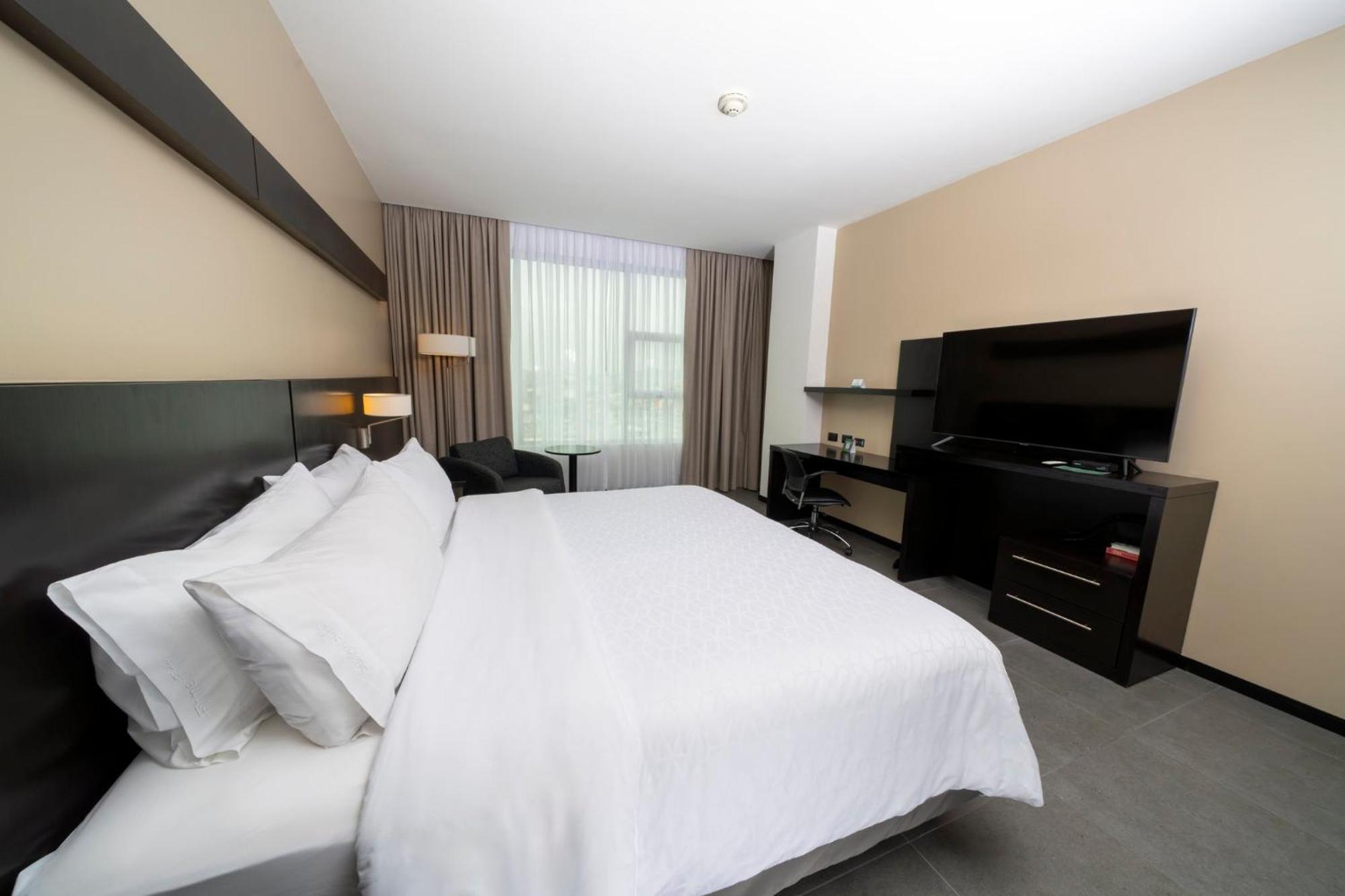 Holiday Inn Guayaquil Airport By Ihg Екстериор снимка A room at the hotel